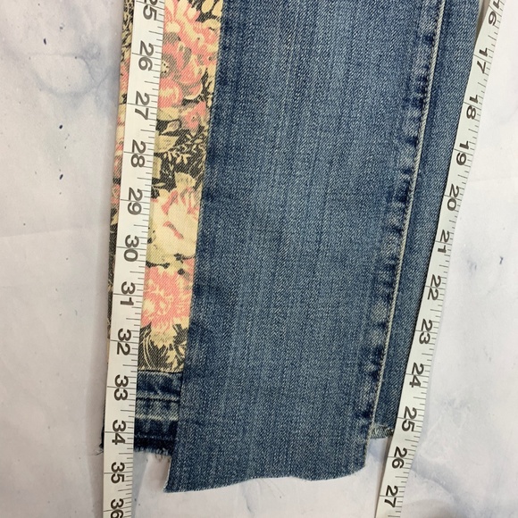 Current/Elliott Uneven Seamed Original Floral Jean - Picture 7 of 8